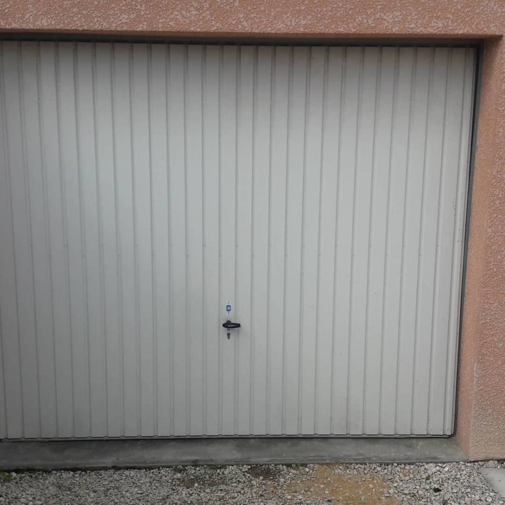 porte de garage entrée